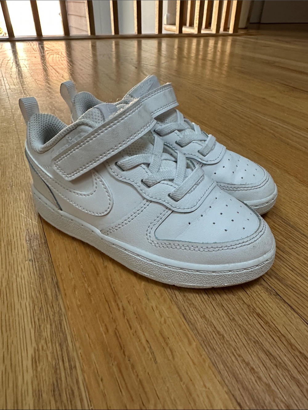 Nike Kids White Low-Top Sneakers with Hook-and-Loop Strap